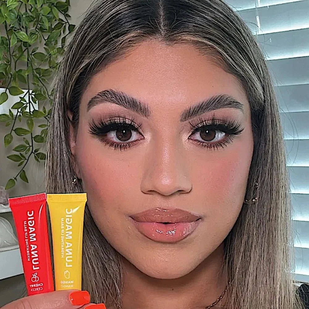 NIB: 2 in 1- Luna Magic Hydrating Lip Balm Duo- Mango 🥭 & Cherry 🍒!